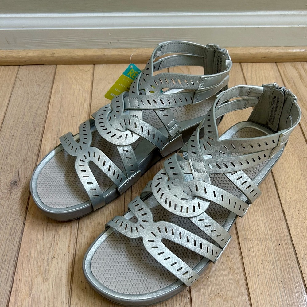 BareTraps NWOT Lorra Silver Sandals with Braided Straps. Size 9